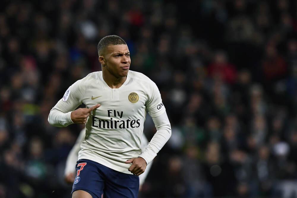 欧洲股市受企业财报提振延续涨势 收盘再创纪录新高